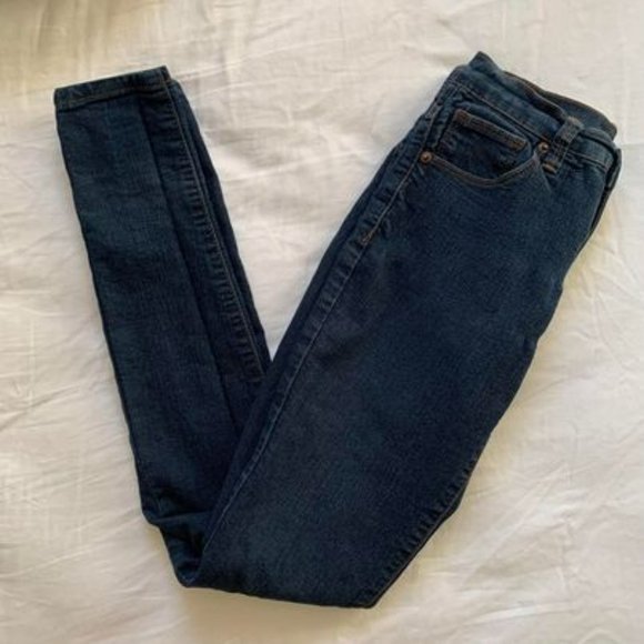 Forever 21 Low-Rise Dark Wash Skinny Jeans - Picture 1 of 3